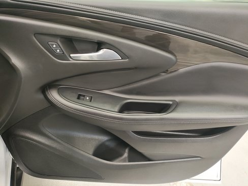 Certified 2020 Buick Envision Essence w/ Experience Buick Package image 9