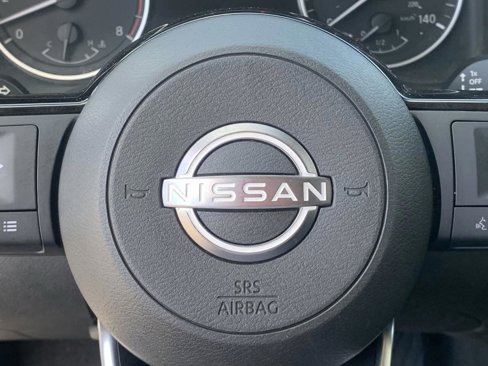Used 2022 Nissan Rogue SV image 32