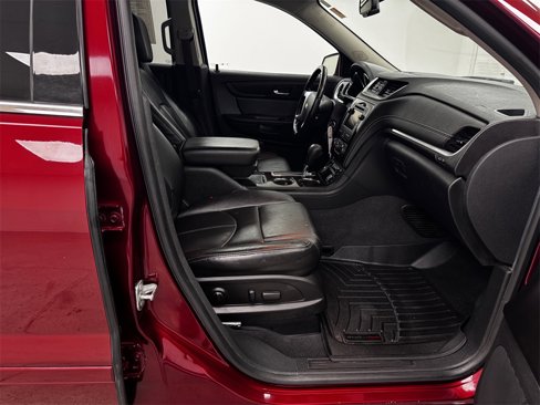 Used 2017 Chevrolet Traverse LT image 16