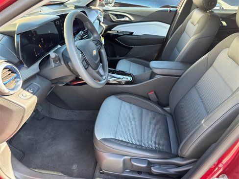 Used 2025 Chevrolet Trax LT image 26