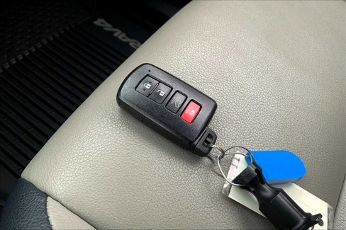 Used 2018 Toyota RAV4 Limited image 14