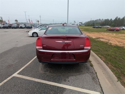Used 2019 Chrysler 300 Limited image 4