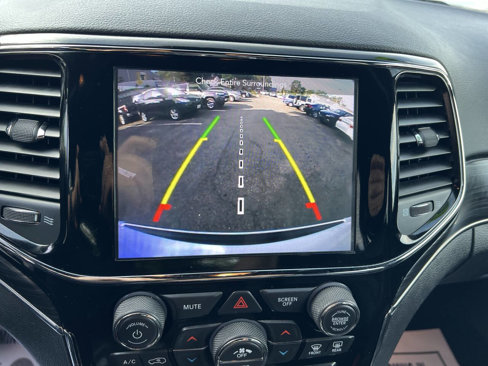 Used 2019 Jeep Grand Cherokee Limited image 36