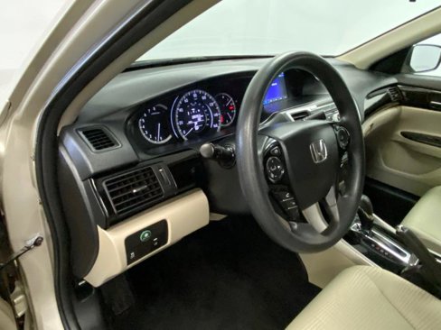 Used 2016 Honda Accord LX image 32