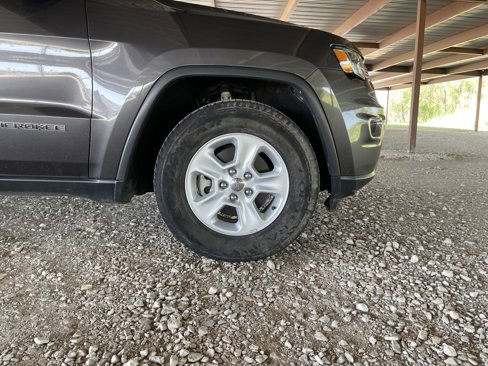 Used 2017 Jeep Grand Cherokee Laredo w/ Quick Order Package 2BE image 44