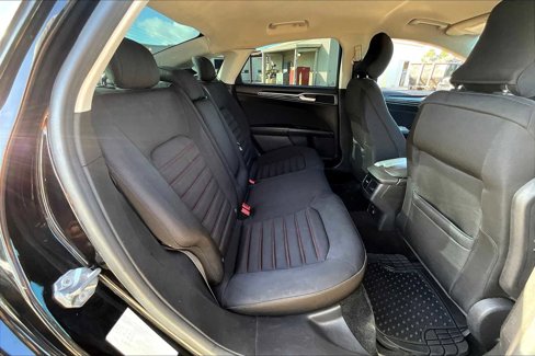 Used 2016 Ford Fusion SE w/ Equipment Group 201A image 17
