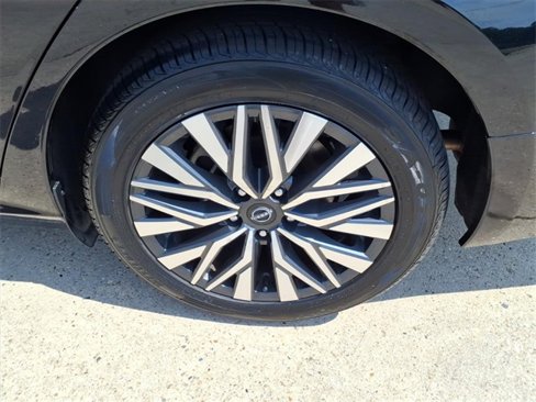 Used 2024 Nissan Altima 2.5 SV image 16