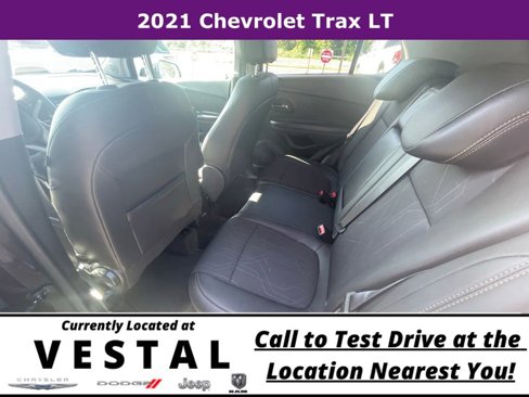 Used 2021 Chevrolet Trax LT w/ LT Convenience Package image 13