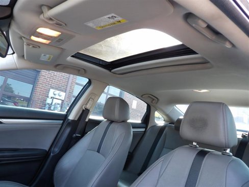 Used 2017 Honda Civic Touring image 22