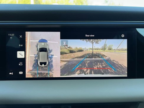 New 2025 Porsche Macan Electric image 21