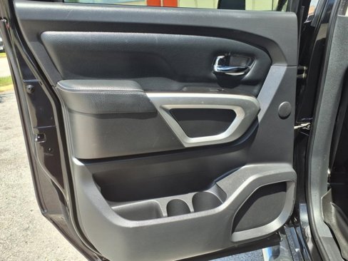 Used 2017 Nissan Titan PRO-4X image 21