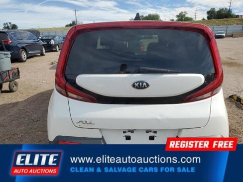 Used 2021 Kia Soul LX image 11