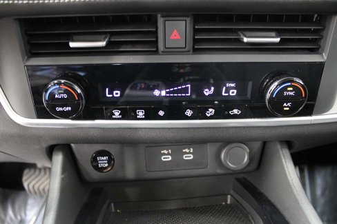 Used 2024 Nissan Rogue SV image 29