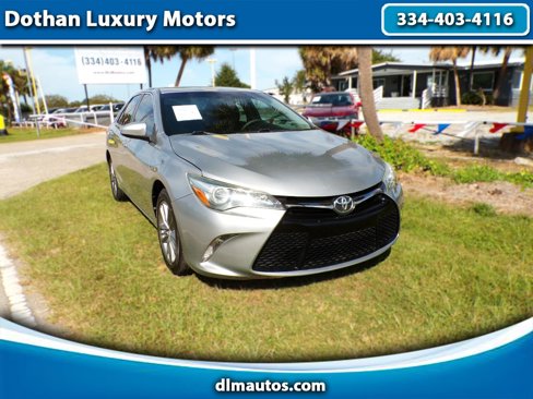 Used 2017 Toyota Camry SE image 1