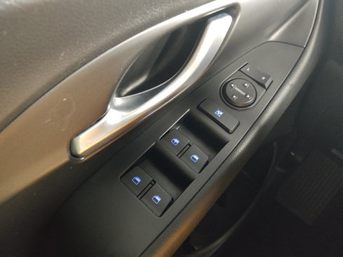 Used 2018 Hyundai Elantra GT image 27