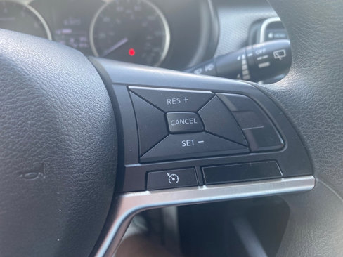 Used 2020 Nissan Kicks S image 16
