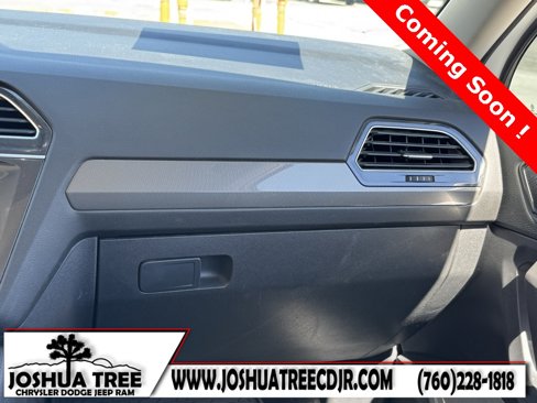Used 2022 Volkswagen Tiguan SE image 22