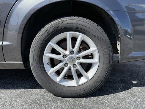Used 2016 Dodge Grand Caravan SXT image 10