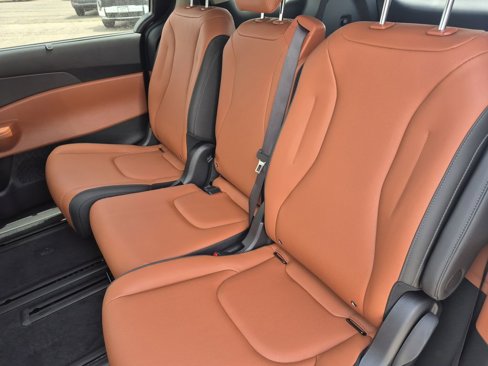 New 2026 Kia Carnival SX image 13