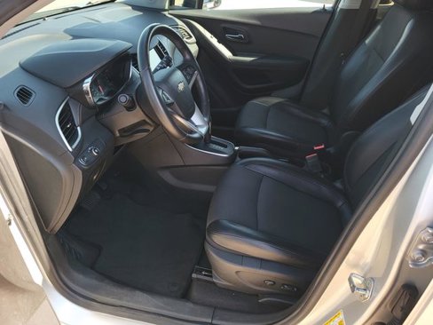 Used 2018 Chevrolet Trax LT w/ Redline Edition image 17
