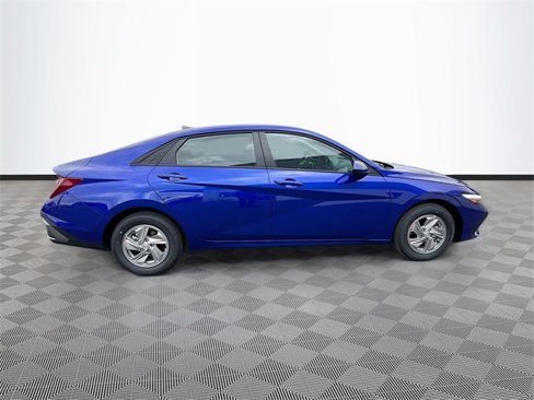 New 2025 Hyundai Elantra SE image 8