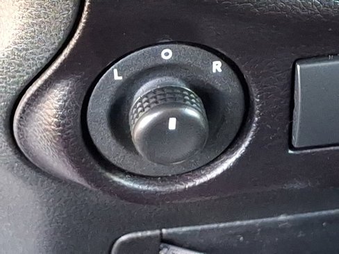 Used 2015 Jeep Wrangler Unlimited Sahara w/ Connectivity Group image 28