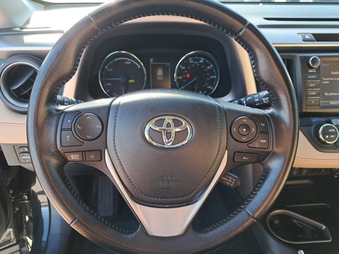 Used 2016 Toyota RAV4 Limited image 19