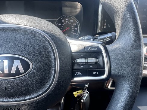 Used 2021 Kia Sorento LX image 9