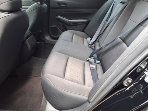 Used 2024 Nissan Altima 2.5 SV w/ SV Premium Package image 8