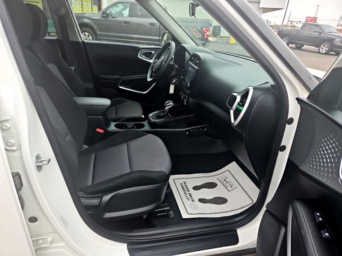Used 2021 Kia Soul LX image 10