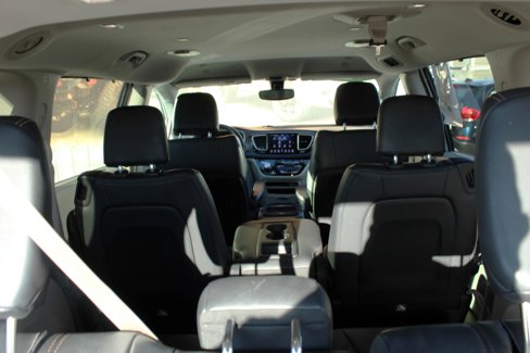 Used 2018 Chrysler Pacifica Touring-L w/ Premium Audio Group image 8