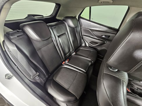Used 2021 Buick Encore Preferred image 16