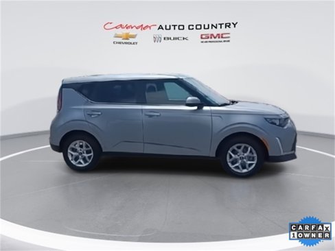Used 2023 Kia Soul LX w/ LX Technology Package image 9
