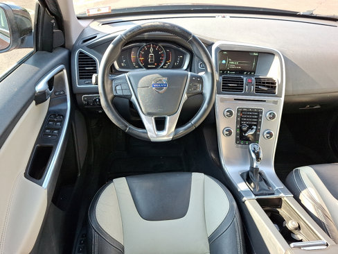 Used 2017 Volvo XC60 T6 Dynamic w/ Preferred Option Package image 10