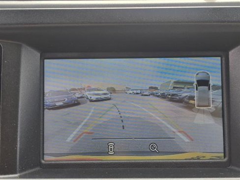 Used 2019 Ford Explorer XLT image 5