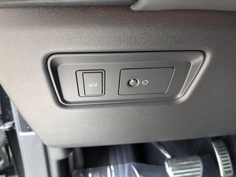 Used 2020 Land Rover Range Rover Sport HSE Dynamic image 18
