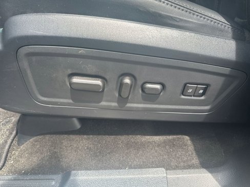 Used 2017 Lincoln Navigator Select image 13
