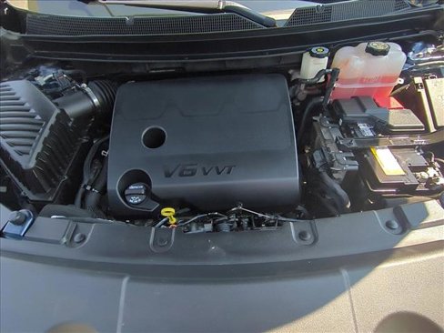 Used 2022 Chevrolet Traverse LS image 24