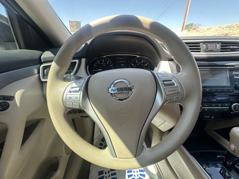 Used 2014 Nissan Rogue SV image 9