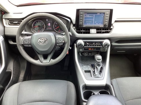 Used 2020 Toyota RAV4 LE image 22
