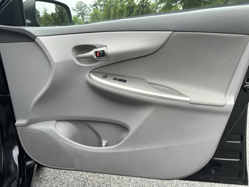 Used 2010 Toyota Corolla image 16