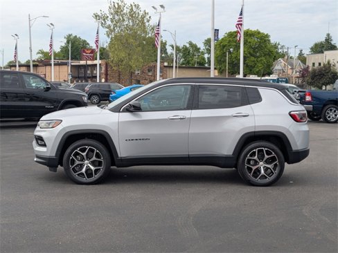 New 2024 Jeep Compass Limited image 3