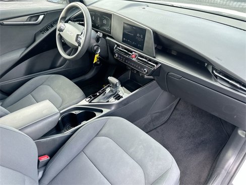 Certified 2023 Kia Niro LX image 9