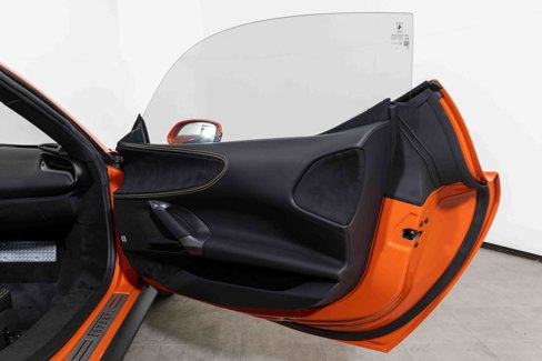 Used 2024 Ferrari SF90 Spider image 44