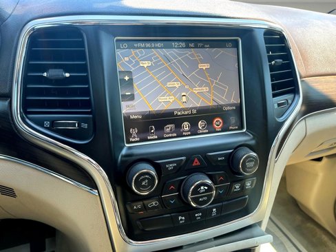 Used 2015 Jeep Grand Cherokee Overland image 18