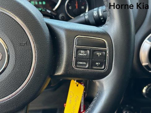 Used 2018 Jeep Wrangler Unlimited Sahara w/ Connectivity Group image 19