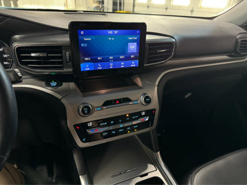 Used 2021 Ford Explorer XLT w/ Equipment Group 202A image 18