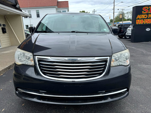 Used 2011 Chrysler Town & Country Touring w/ Entertainment Group #1 image 9