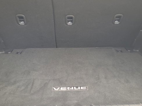 Used 2024 Hyundai Venue Limited image 16