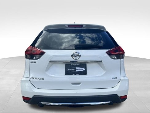 Used 2019 Nissan Rogue S image 8